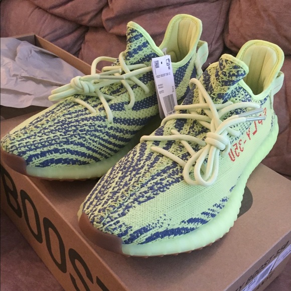 Yeezy Boost 350V2 Semi-Frozen Yellow Size 10